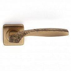 Дверная ручка на розетке Quadrata Jewellery Pasini