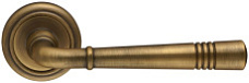 Дверная ручка на розетке "GUSTO" 334 R01 F03 Extreza
