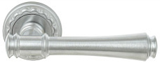 Дверная ручка на розетке "PIERO" 326 R02 F05 Extreza